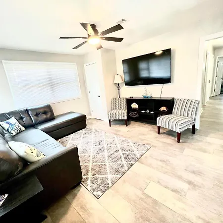 4/2 Home Close To Beach, Centrally Located! Gulfport Exterior photo