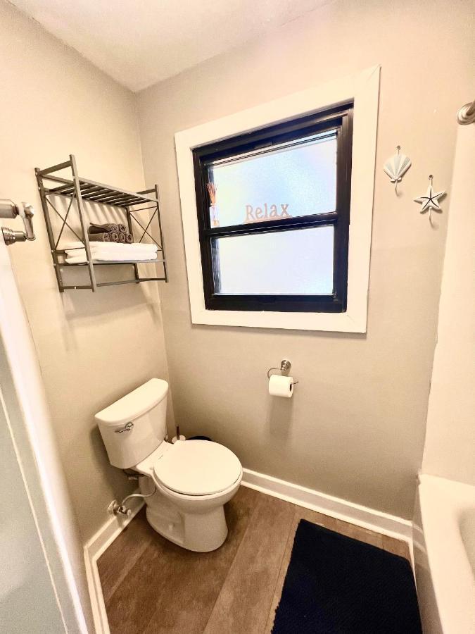 4/2 Close To Beach, Centrally Located! Gulfport