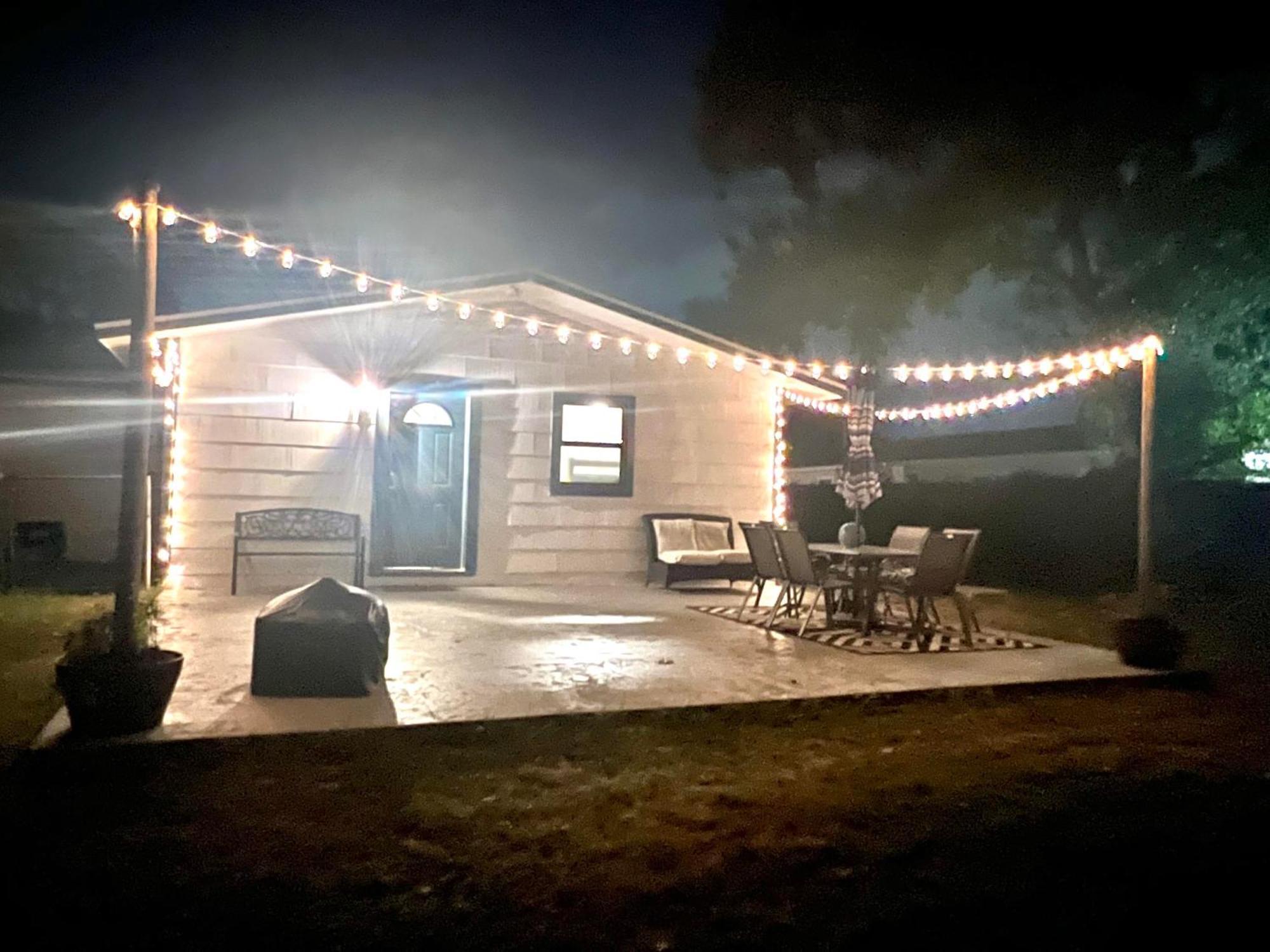 4/2 Close To Beach, Centrally Located! Holiday home