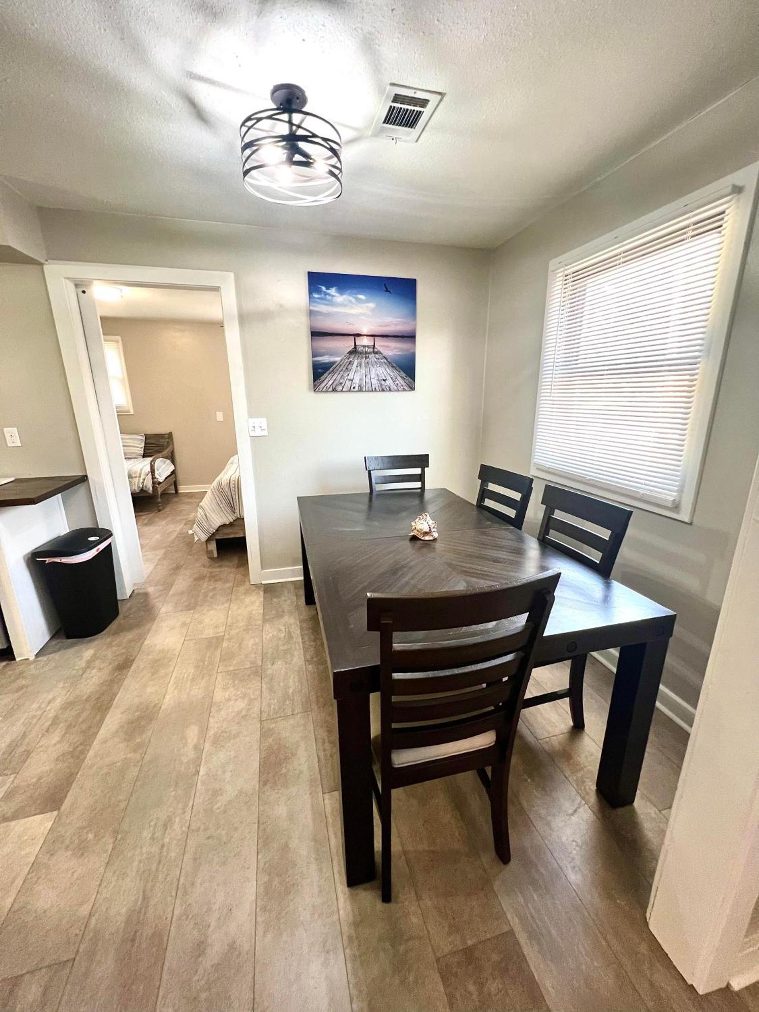 Holiday home 4/2 Close To Beach, Centrally Located! *